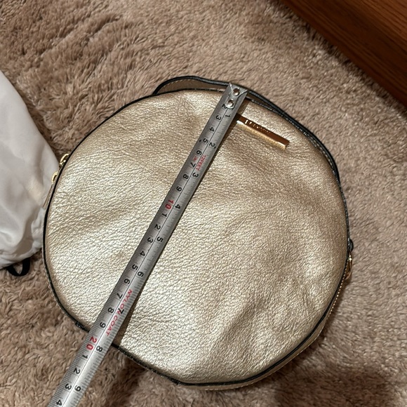 NWT BRAHMIN ROUND HANDBAG PURSE GOLD SMALL RARE CIRCLE CROSSBODY - Picture 12 of 14